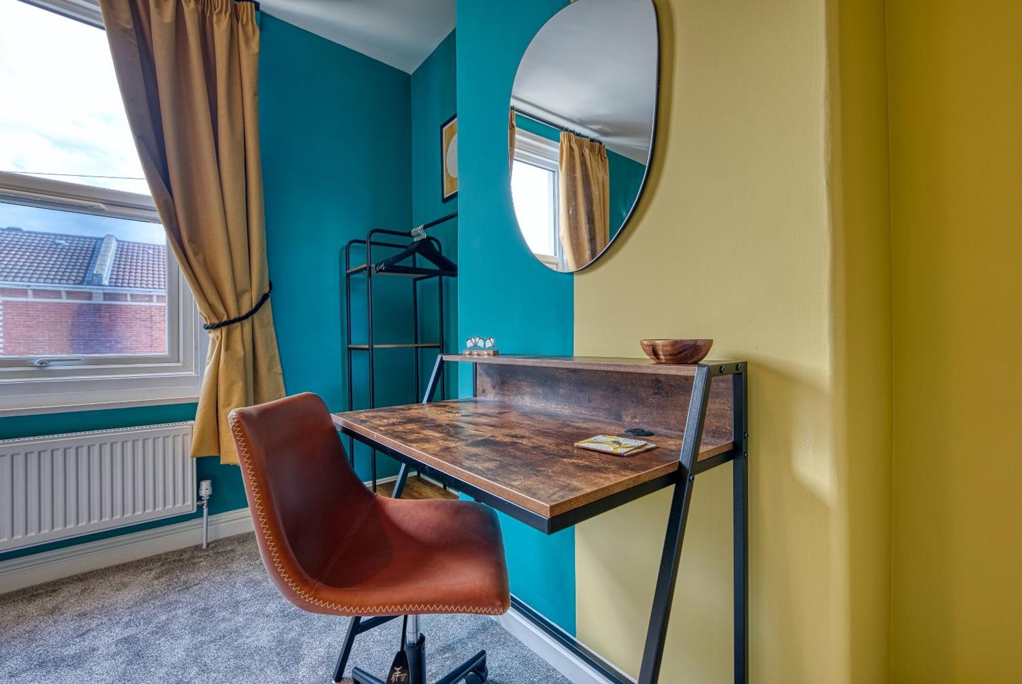 2 Bedrooms Modern, Stunning & Stylish Contractor House, Prime Portsmouth Location With Free Parking Permit, Summer Special Offer!! - By Blue Puffin Stays Exterior photo