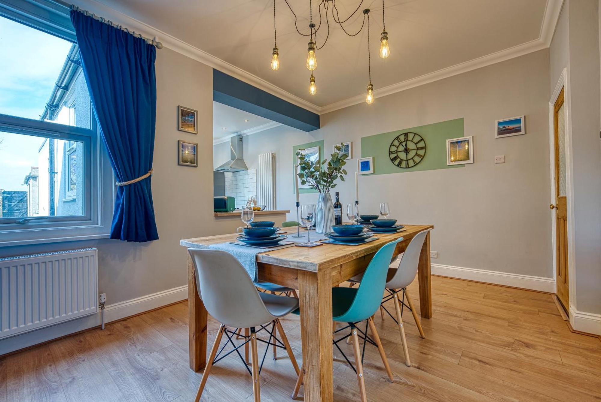 2 Bedrooms Modern, Stunning & Stylish Contractor House, Prime Portsmouth Location With Free Parking Permit, Summer Special Offer!! - By Blue Puffin Stays Exterior photo