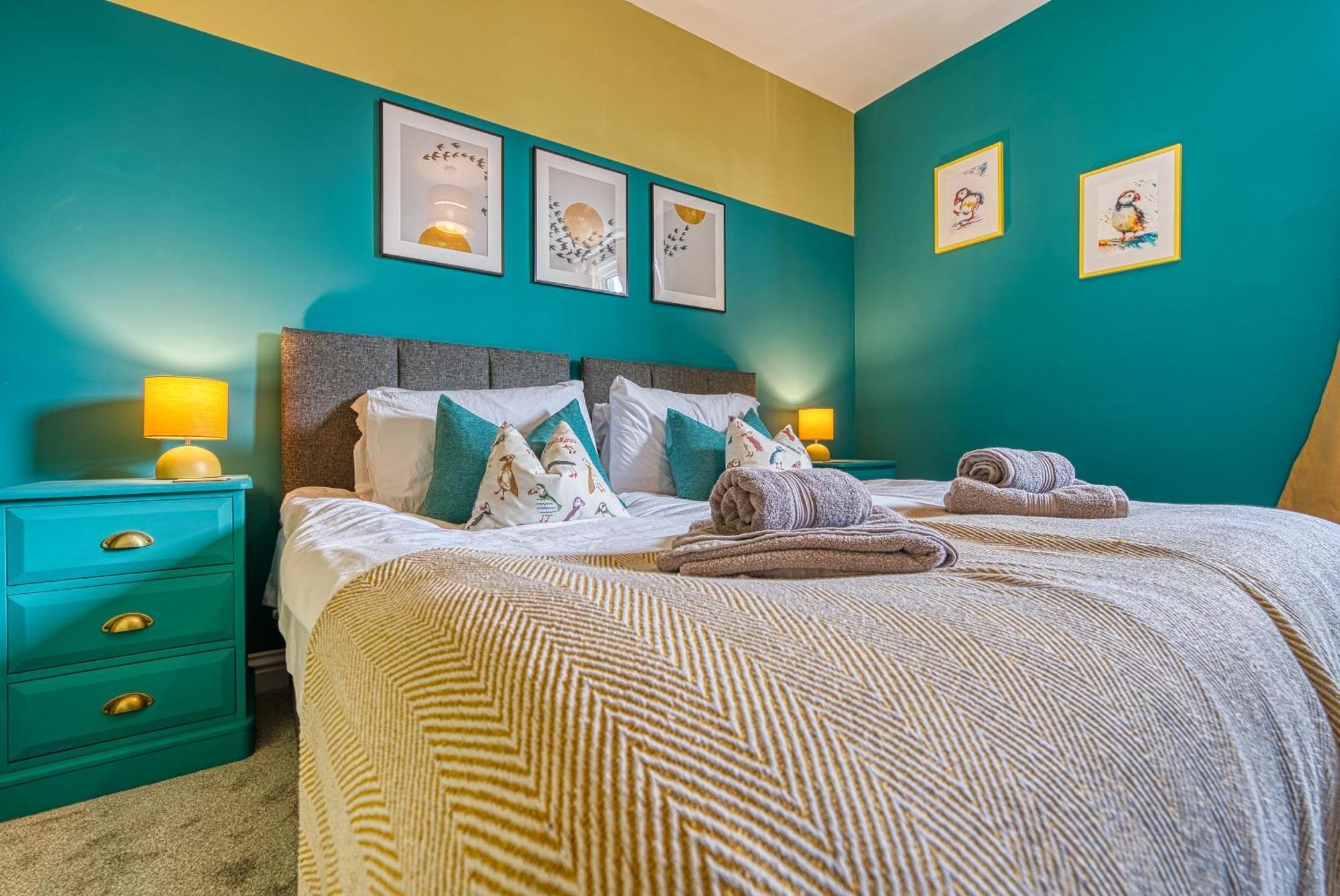 2 Bedrooms Modern, Stunning & Stylish Contractor House, Prime Portsmouth Location With Free Parking Permit, Summer Special Offer!! - By Blue Puffin Stays Exterior photo
