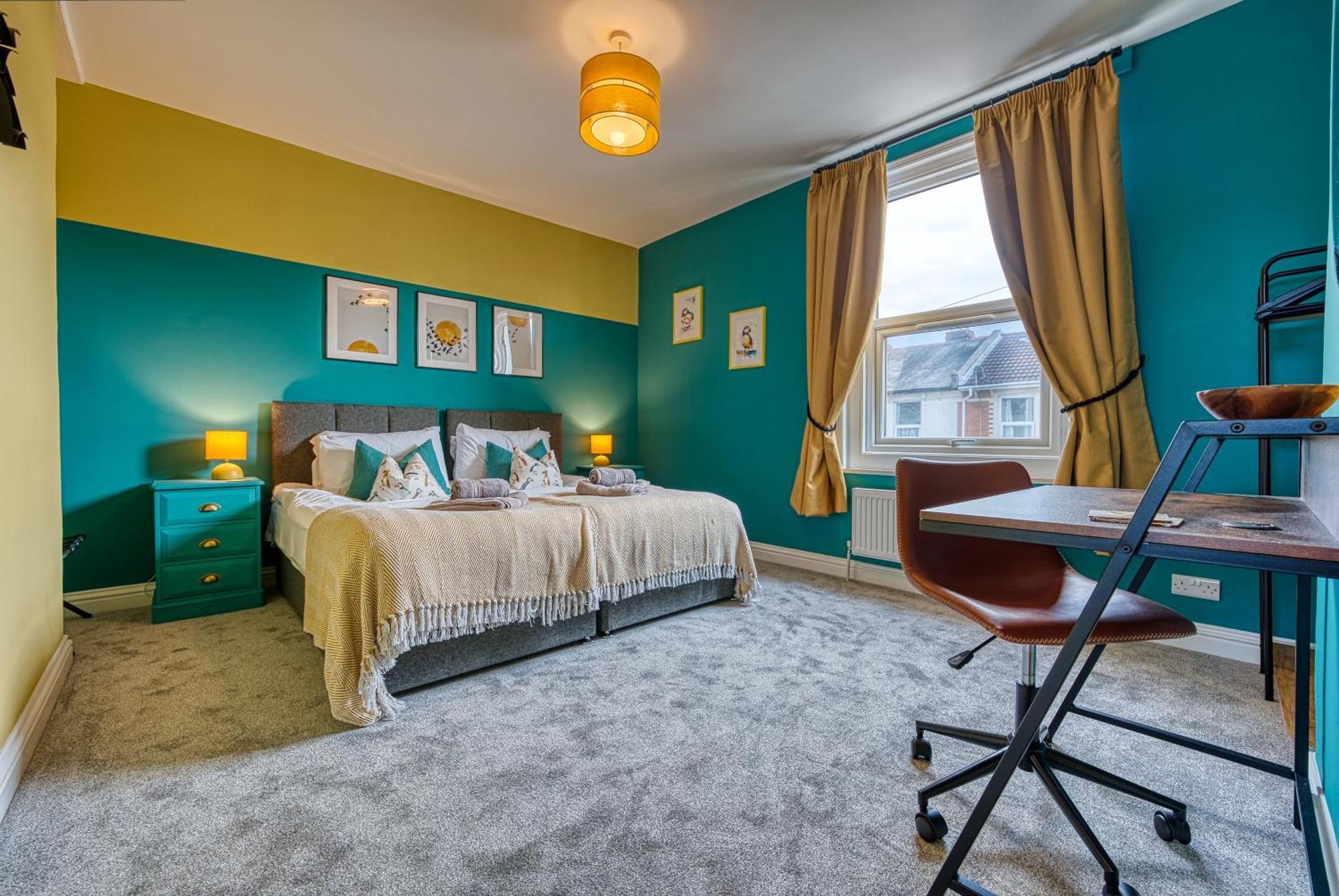 2 Bedrooms Modern, Stunning & Stylish Contractor House, Prime Portsmouth Location With Free Parking Permit, Summer Special Offer!! - By Blue Puffin Stays Exterior photo