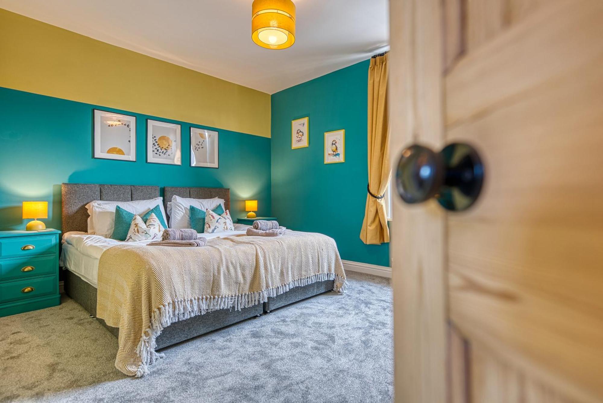 2 Bedrooms Modern, Stunning & Stylish Contractor House, Prime Portsmouth Location With Free Parking Permit, Summer Special Offer!! - By Blue Puffin Stays Exterior photo