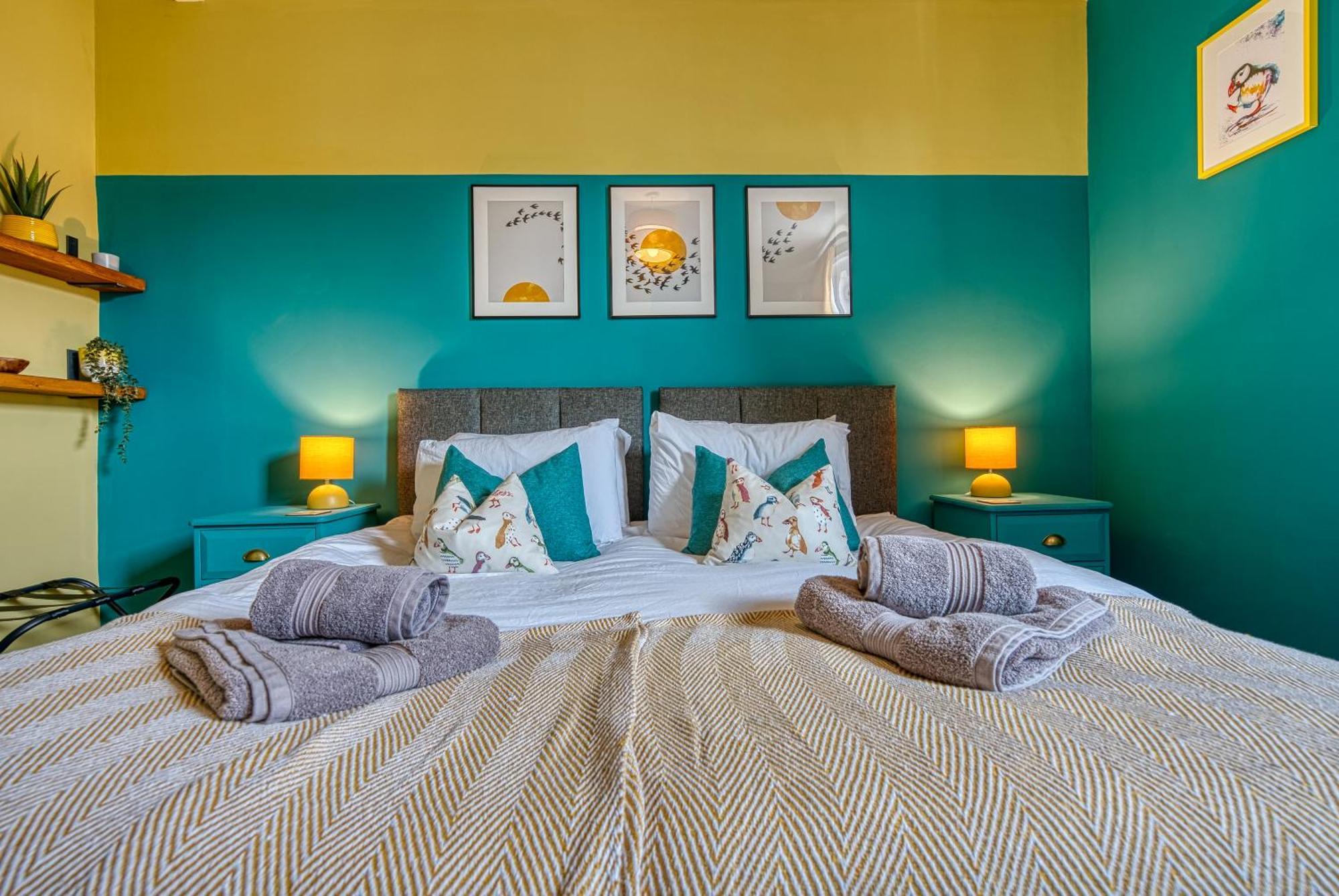 2 Bedrooms Modern, Stunning & Stylish Contractor House, Prime Portsmouth Location With Free Parking Permit, Summer Special Offer!! - By Blue Puffin Stays Exterior photo