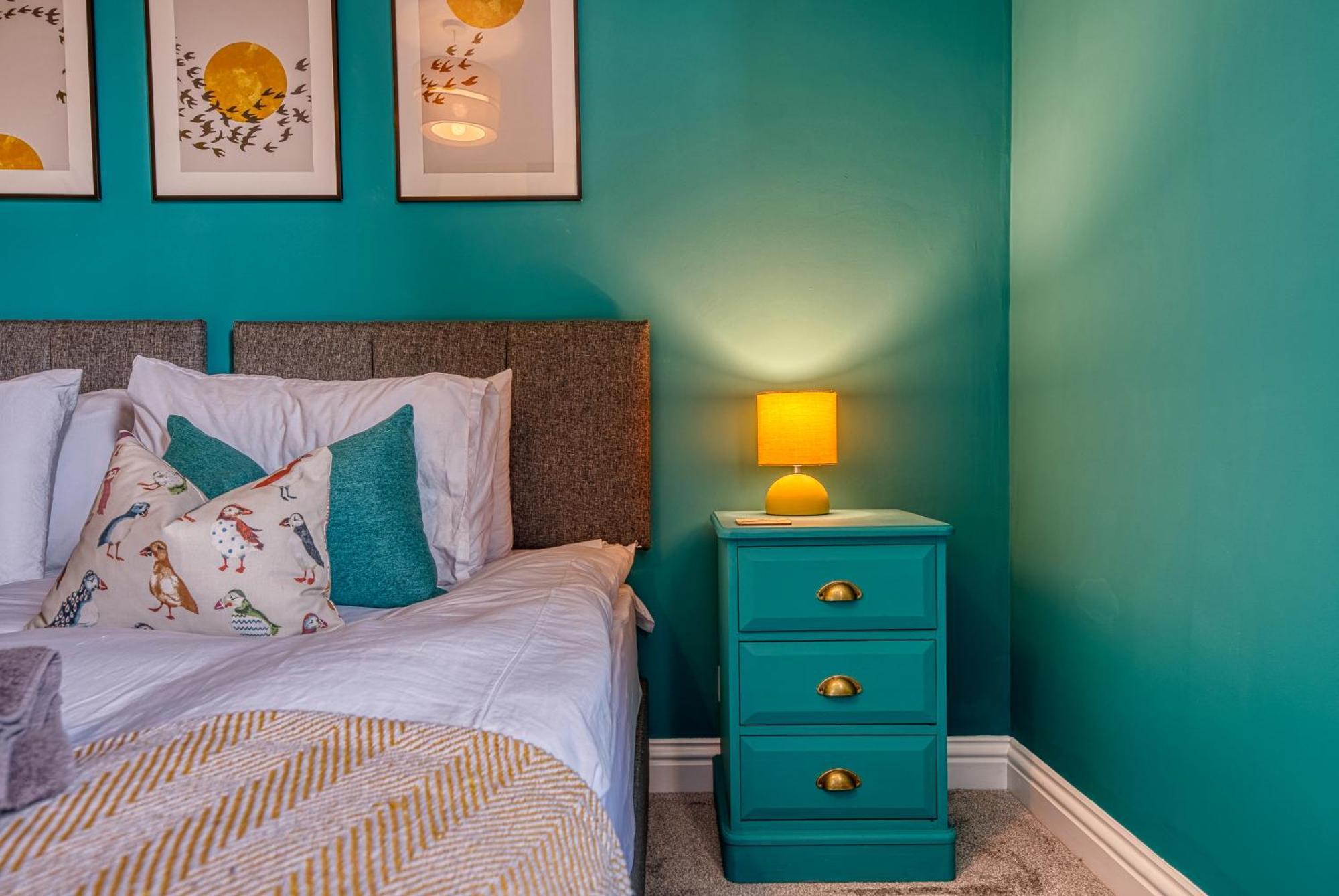2 Bedrooms Modern, Stunning & Stylish Contractor House, Prime Portsmouth Location With Free Parking Permit, Summer Special Offer!! - By Blue Puffin Stays Exterior photo