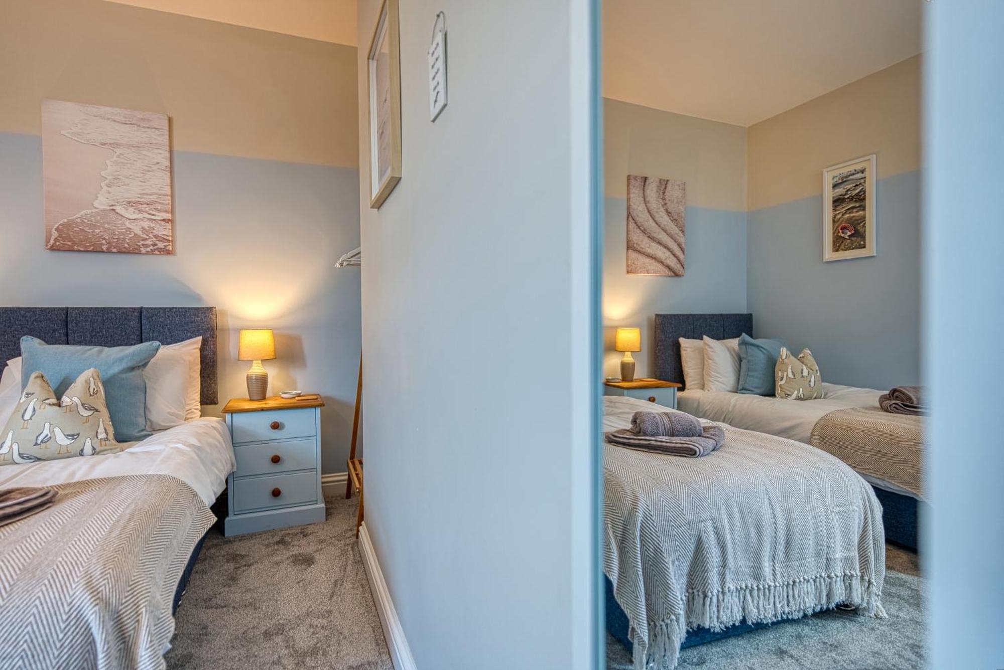 2 Bedrooms Modern, Stunning & Stylish Contractor House, Prime Portsmouth Location With Free Parking Permit, Summer Special Offer!! - By Blue Puffin Stays Exterior photo
