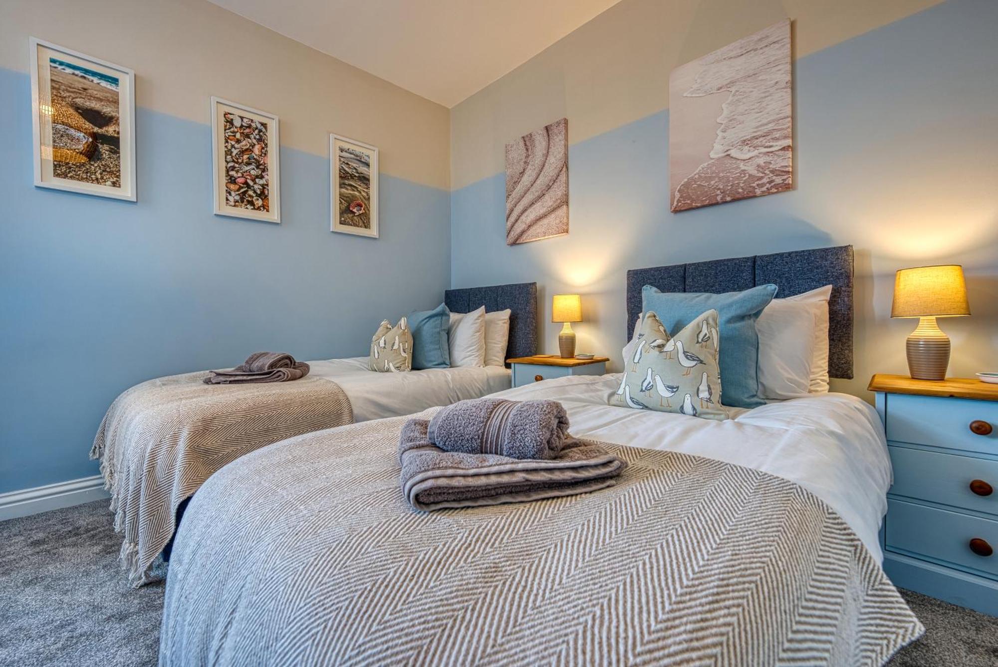 2 Bedrooms Modern, Stunning & Stylish Contractor House, Prime Portsmouth Location With Free Parking Permit, Summer Special Offer!! - By Blue Puffin Stays Exterior photo