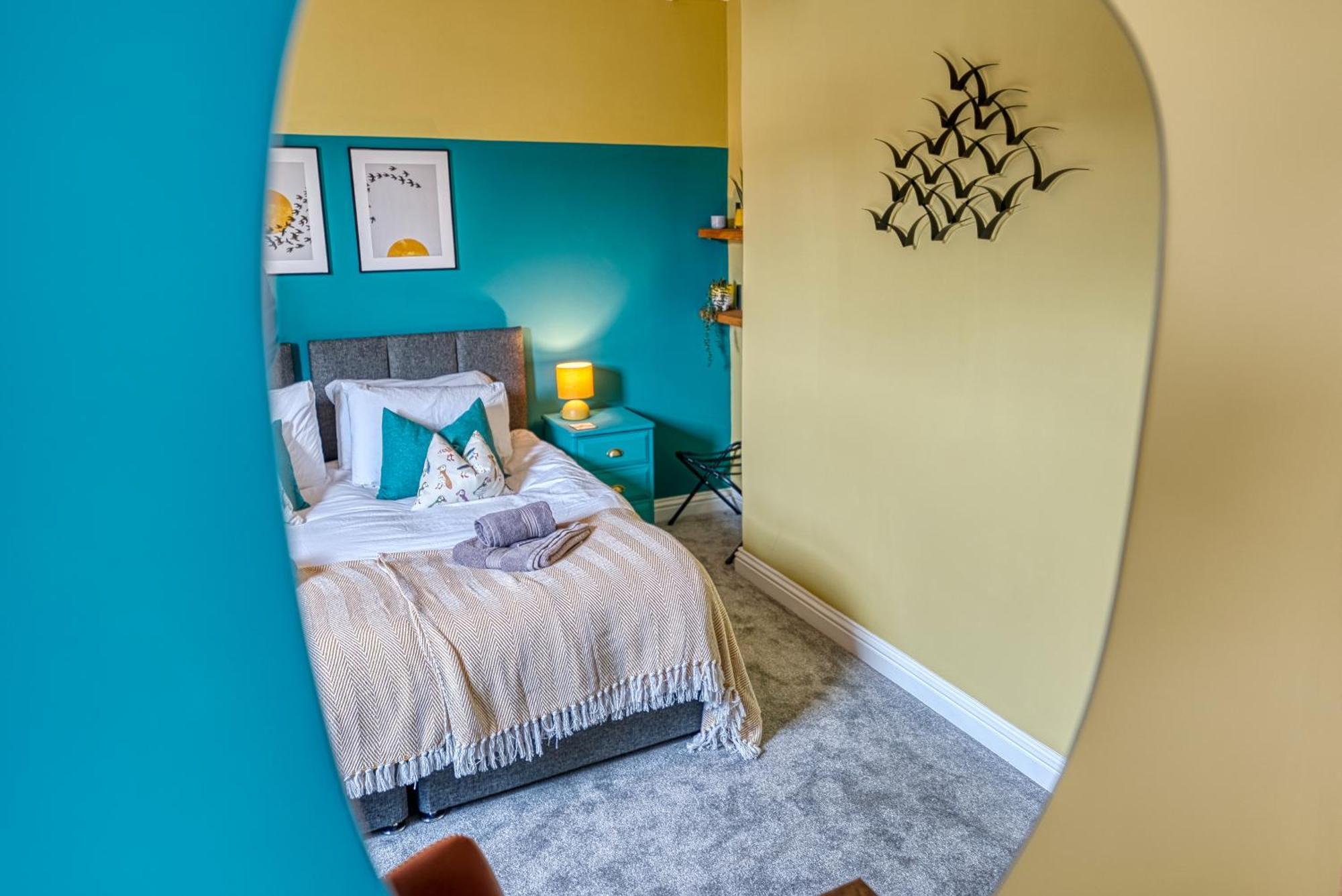 2 Bedrooms Modern, Stunning & Stylish Contractor House, Prime Portsmouth Location With Free Parking Permit, Summer Special Offer!! - By Blue Puffin Stays Exterior photo